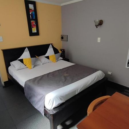Hotel Rivera Deluxe โบโกตา ภายนอก รูปภาพ