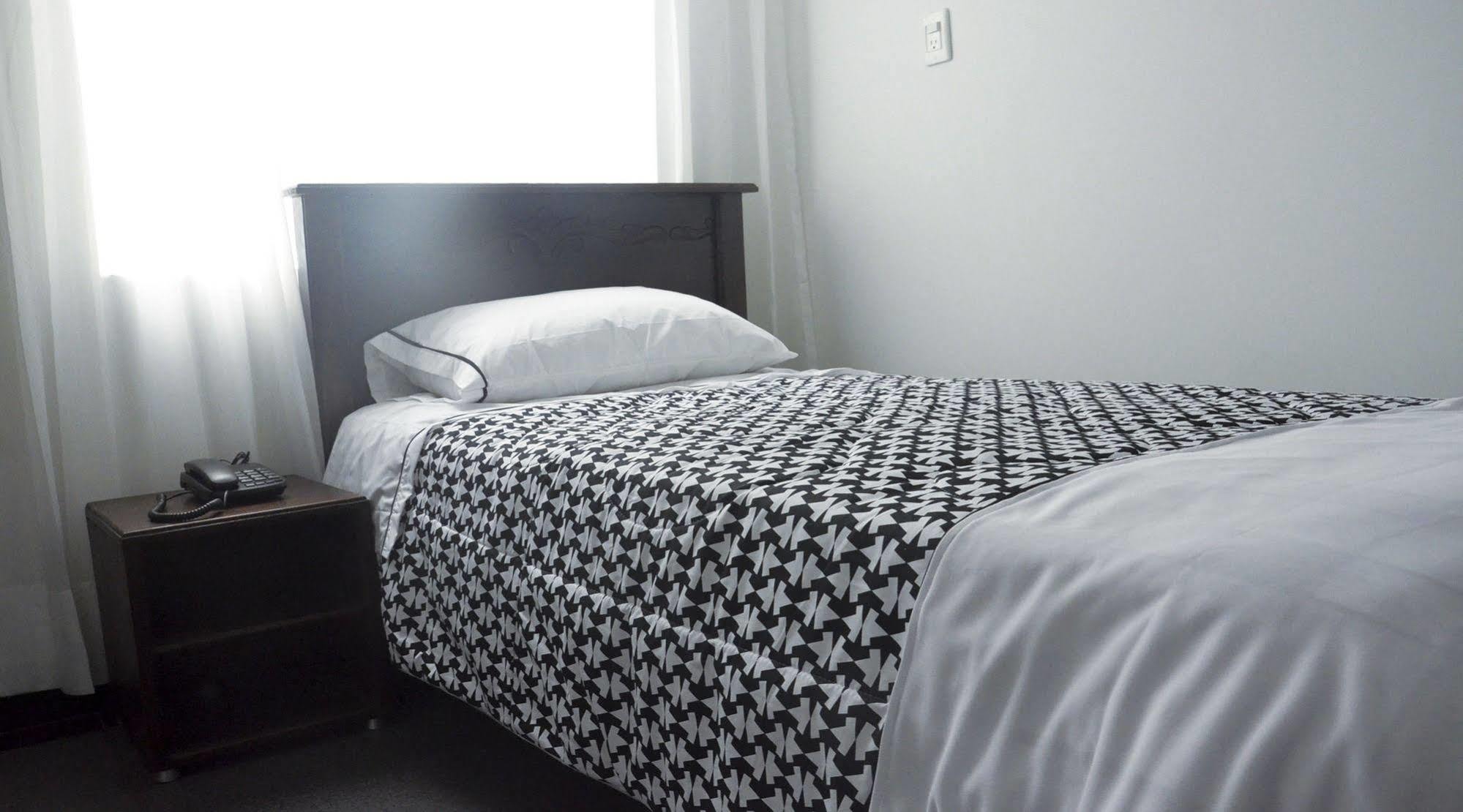 Hotel Rivera Deluxe โบโกตา ภายนอก รูปภาพ